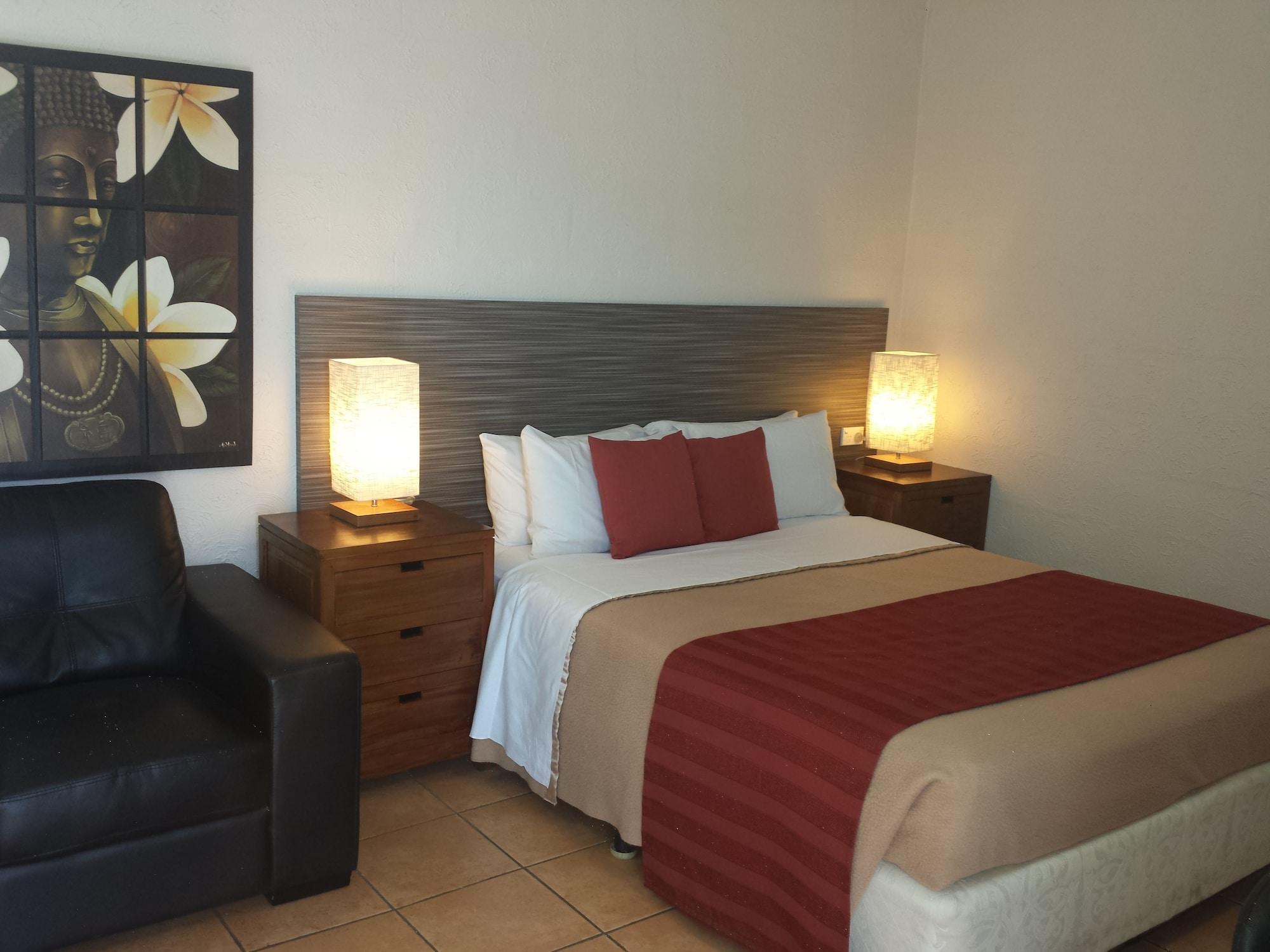Mid City Motor Inn Гладстон Экстерьер фото
