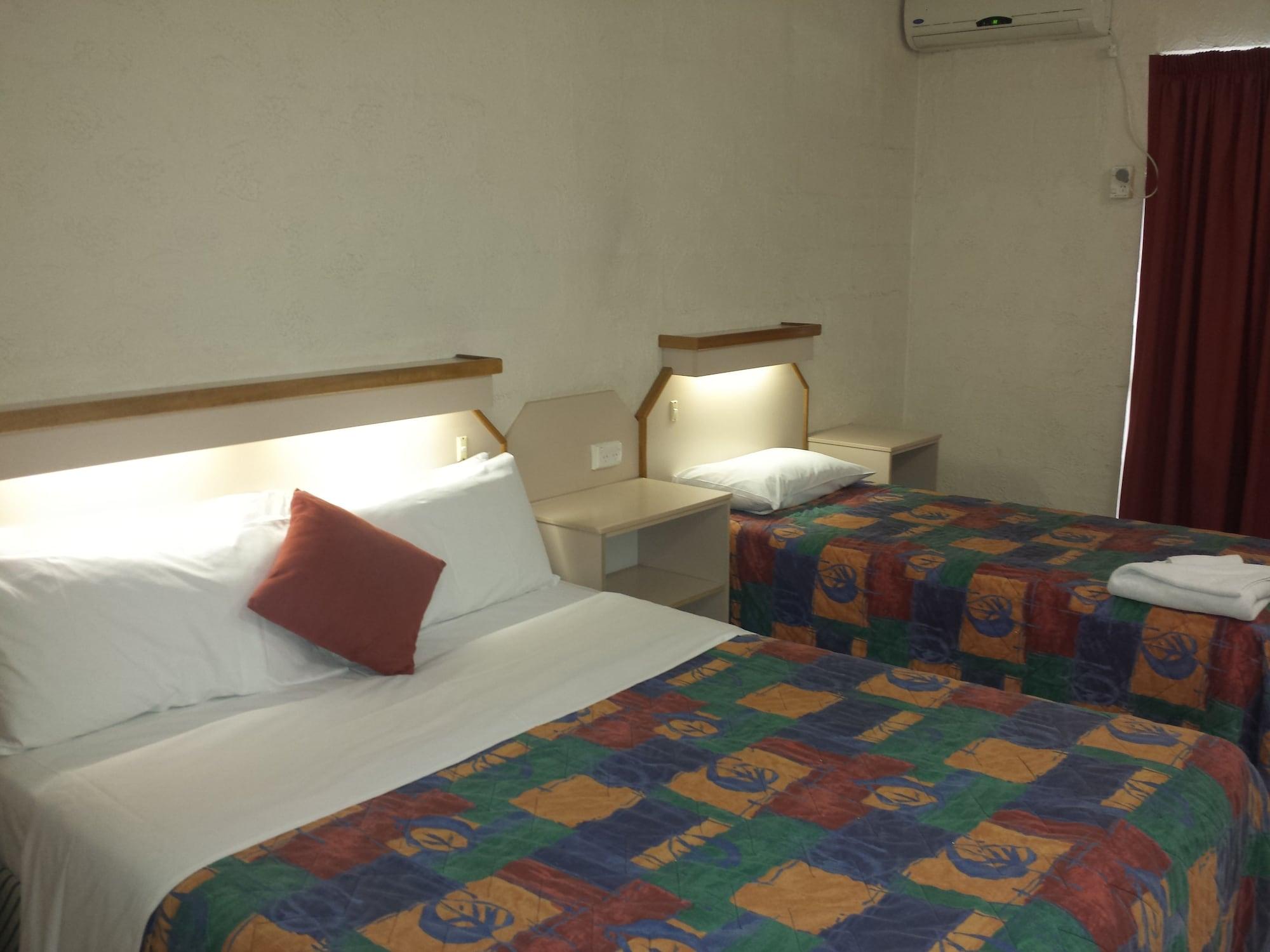 Mid City Motor Inn Гладстон Экстерьер фото