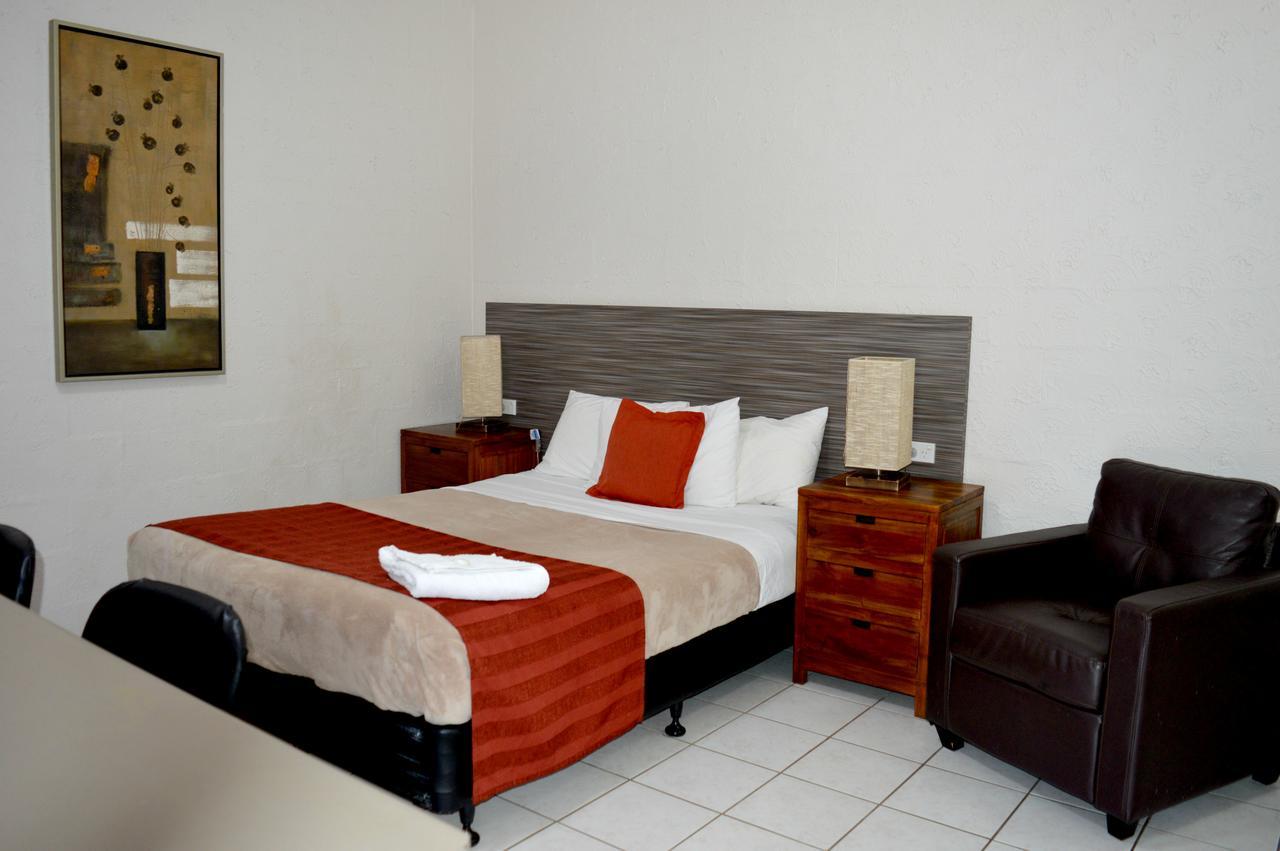 Mid City Motor Inn Гладстон Экстерьер фото